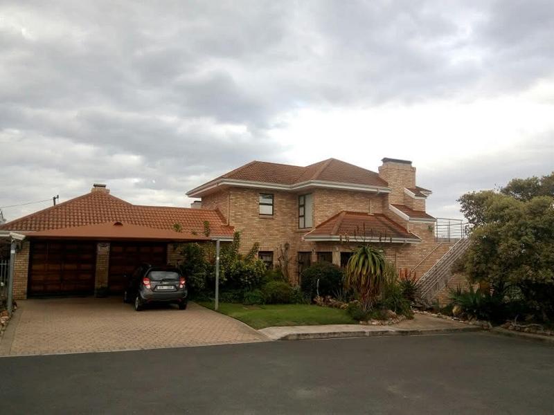 5 Bedroom Property for Sale in Outeniqua Strand Western Cape